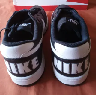 Zapatillas Nike Hombre Negras y Blancas