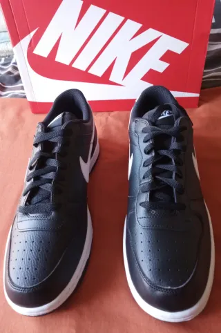 Zapatillas Nike Hombre Negras y Blancas