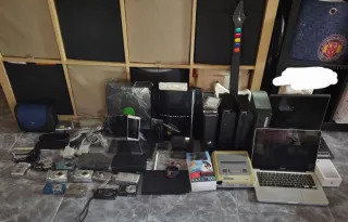 Lote de Consolas y mandos , móviles, cámaras, pc