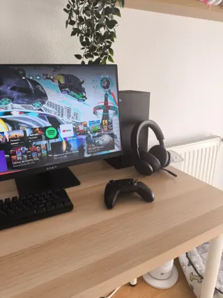Xbox Series X + Mando + Cascos Inalámbricos