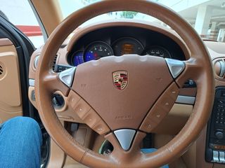 Porsche Cayenne 2004