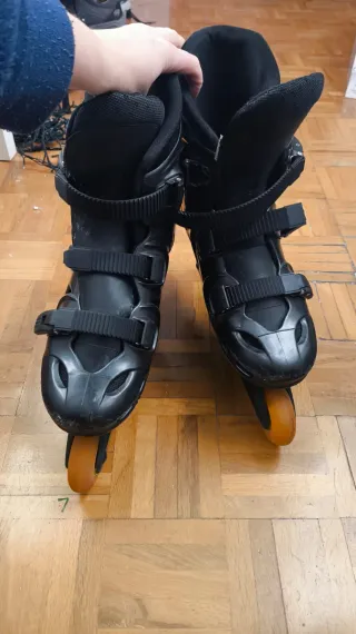 Se regalan patines Tallas 34-36,41-42,39.5 y 42