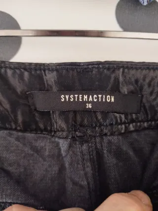 Minifalda negra brillante