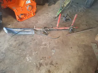 Barra herbicida mecánica