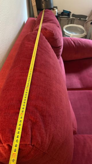 Sofá 2 plazas granate extensible.