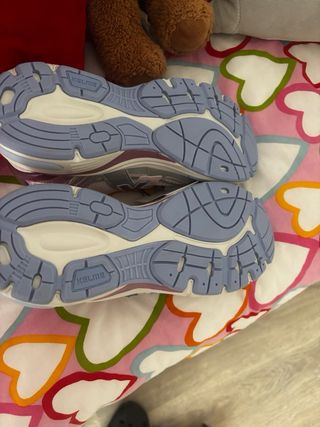 Zapatillas Kelme rosas y plateadas T36