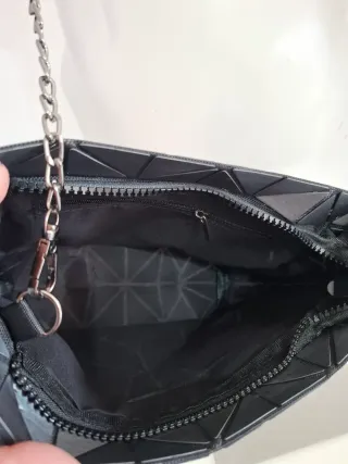 Bolso geométrico negro y gris