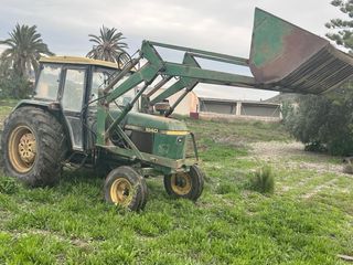 Tractor John Deere con pala