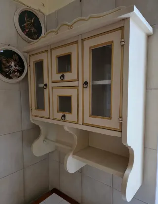 Pensile cucina bianco e oro con vetri