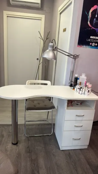 Se vende material de peluqueria por jubilación.