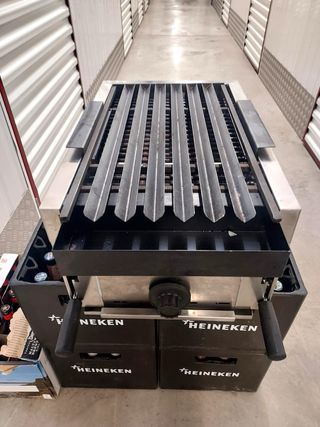 Barbacoa a Gas con piedra volcánica con regulador.