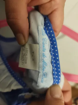 Vestido azul con lunares blancos.Talla3