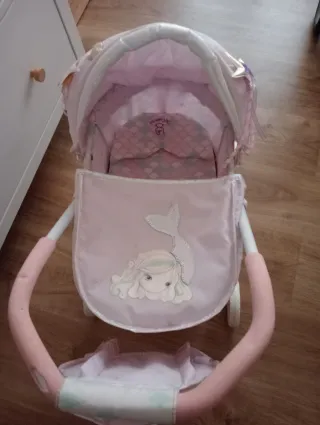 Silla de muñecas rosa