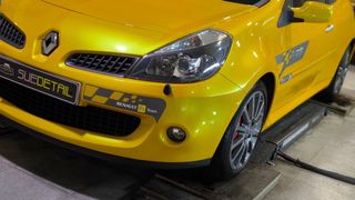 Renault Clio Sport F1 Team R27