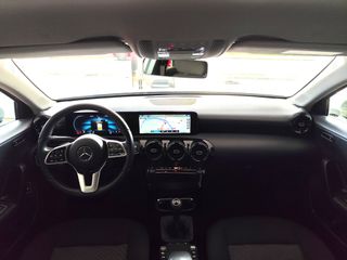 Mercedes-Benz Clase A **SEDÁN** 2021