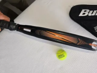 Pala Bullpadel Vertex 04 2025, solo 2 partidos.