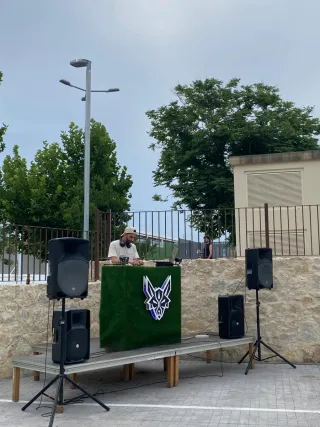 DJ y Discomóvil para Fiestas y Eventos