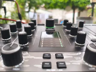 DJ y Discomóvil para Fiestas y Eventos