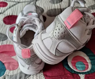 Zapatillas Nike Mujer Talla 38 .