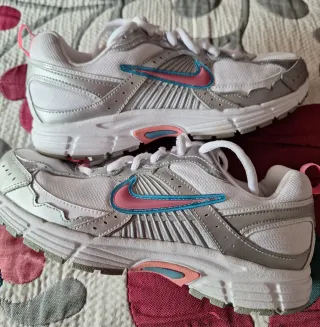 Zapatillas Nike Mujer Talla 38 .