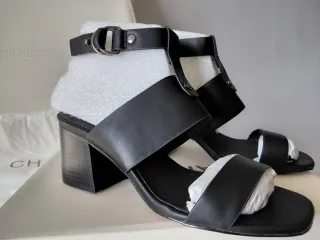 Sandalias de tacón negras