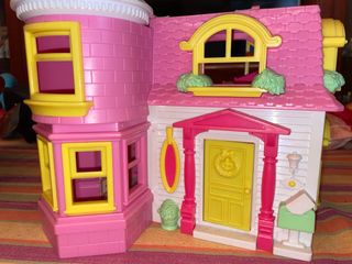 Casa Hello Kitty Rosa y Amarilla