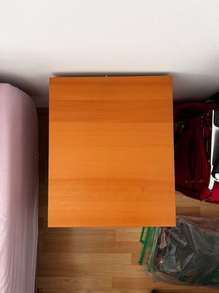 Mesita de Noche de Madera