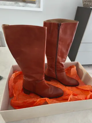 Botas de piel marrones