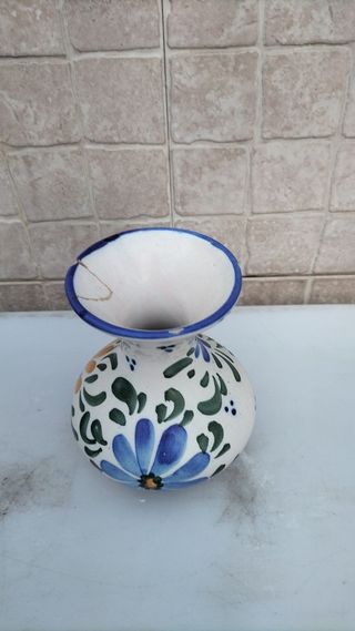 Jarrón de cerámica decorado