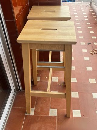 Taburetes altos madera y metal Ikea