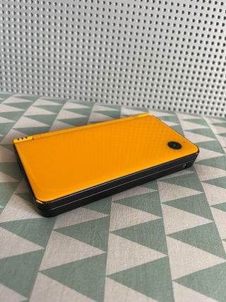 Consola Nintendo DS XL Amarilla