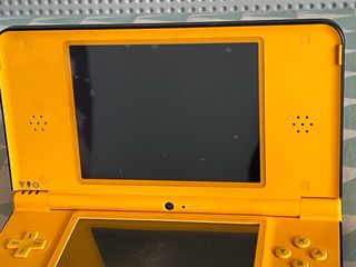 Consola Nintendo DS XL Amarilla