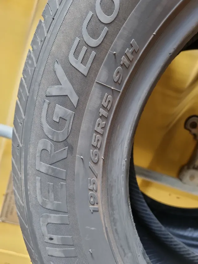 Vendo 2 Neumáticos en perfecto estado^