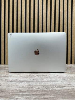 MacBook Pro 15" 2018 i7 16gb 500gb SSD