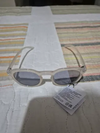 Gafas de sol nuevas sin estrenar