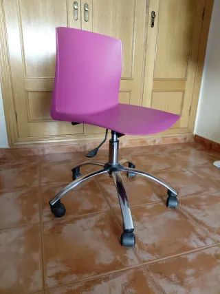 Silla de oficina rosa