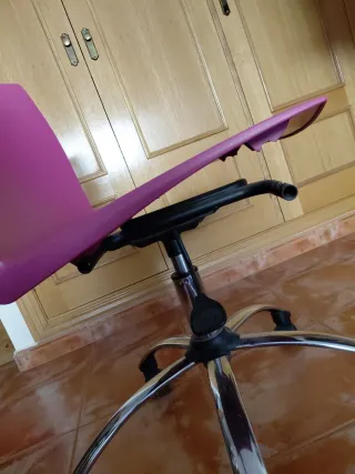 Silla de oficina rosa