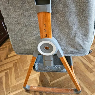 Cuna de bebé con mosquitera