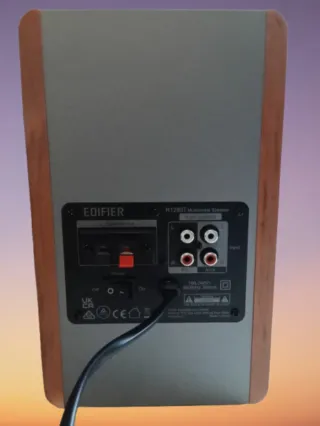 Altavoces Edifier R1280T Nuevos sin estrenar