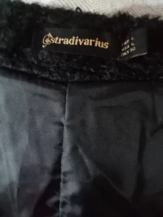 Abrigo borreguito negra Stradivarius Talla Única