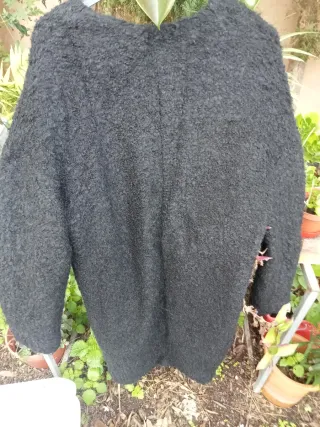 Abrigo borreguito negra Stradivarius Talla Única