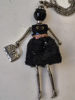 Colgante Muñeca Negra