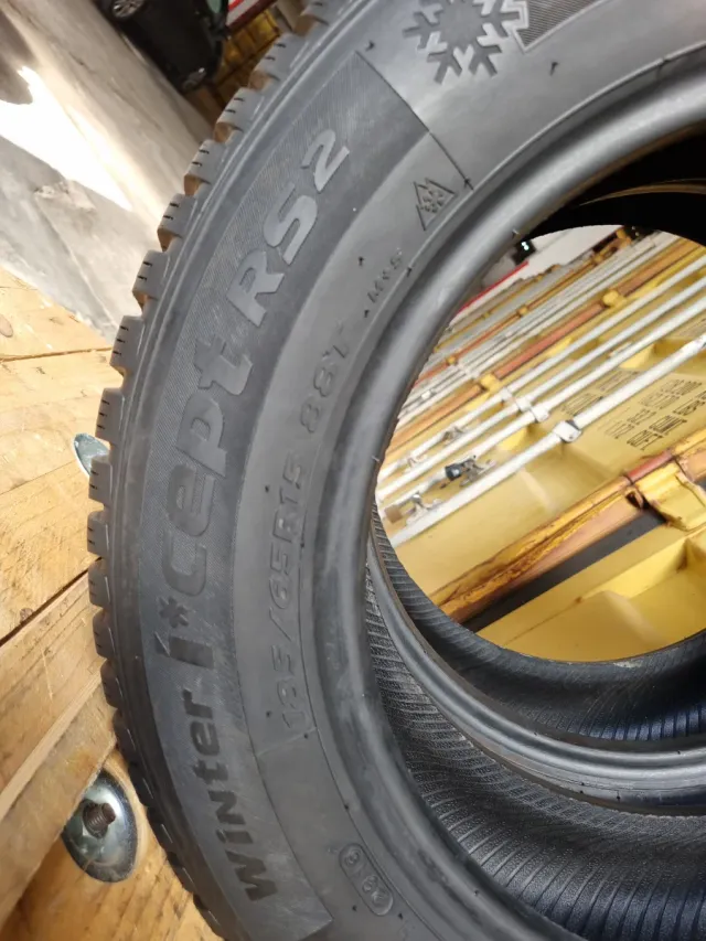 Vendo 2 Neumáticos en perfecto estado^