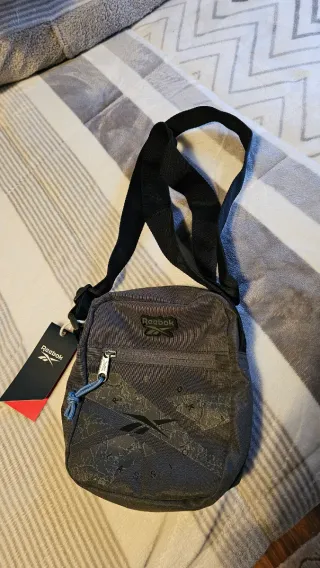 Bandolera Reebok Negra y Gris