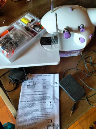 Macchina da cucire Mini SM-202A