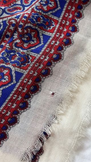 Manton antiguo lana paisley azul y rojo