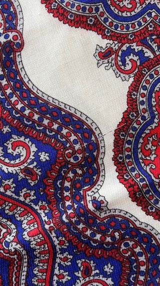 Manton antiguo lana paisley azul y rojo