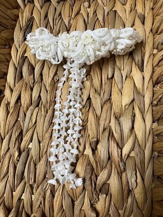 Tocado niña comunión blanco flores perlas