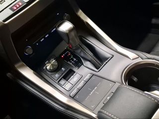 Lexus NX 2.5 300h Business Navigation 2WD