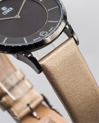 Reloj Cover de diseño suizo